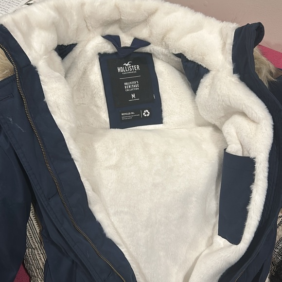 Warm Hollister parka jacket in navy with soft Sherpa lining ❄️ - Picture 4 of 5